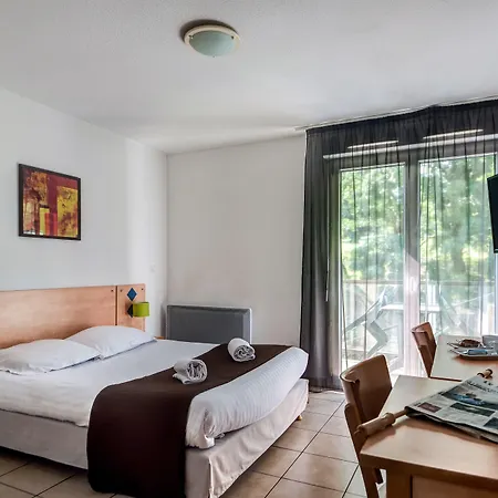 Aparthotel Comfort L'oree Du Parc 5*