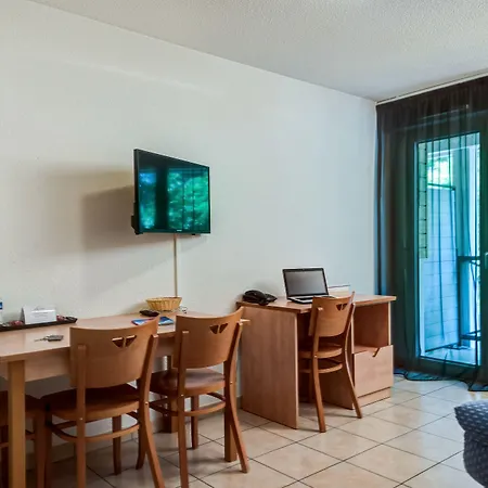 Comfort L'oree Du Parc Aparthotel 5*