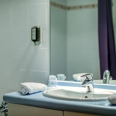 Hotel Zenitude Hôtel-résidences L'orée Du Parc 3*