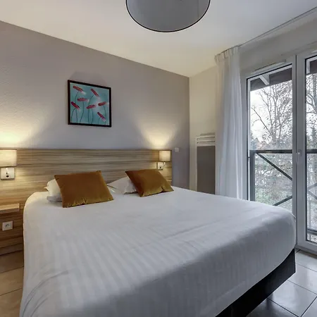 Hotel Zenitude Hôtel-résidences L'orée Du Parc 3*
