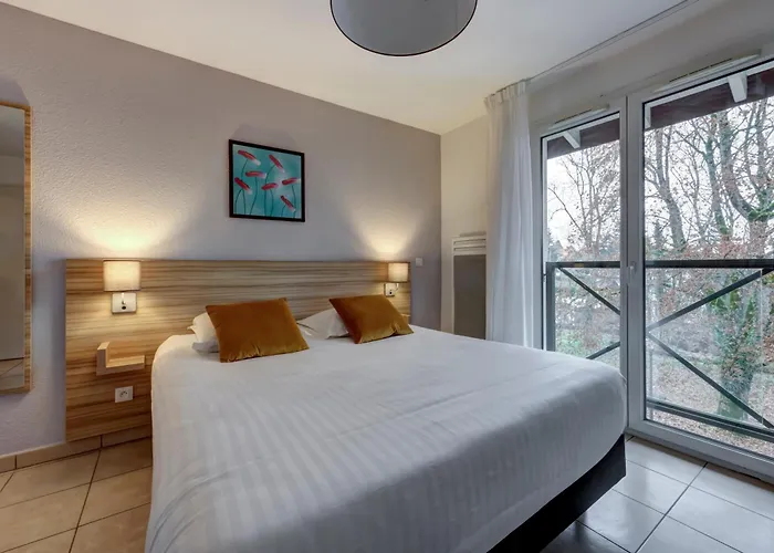 Hotel Zenitude Hôtel-résidences L'orée Du Parc 3*